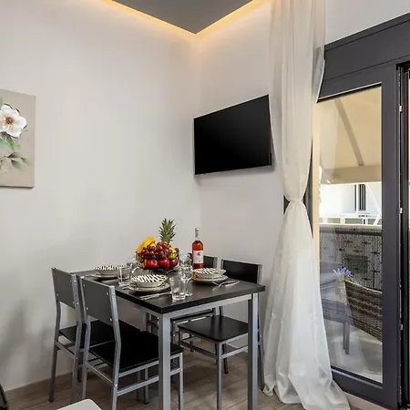 Casa Di Tony - & Old Town Minutes Away Apartment *
