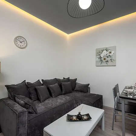 Casa Di Tony - & Old Town Minutes Away Apartment